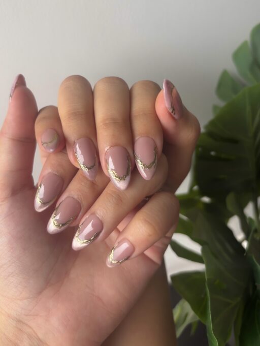 Nude majesty